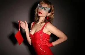 Adult Show – Russian 89 Show Entrance Ticket + Private Hotel Transfer