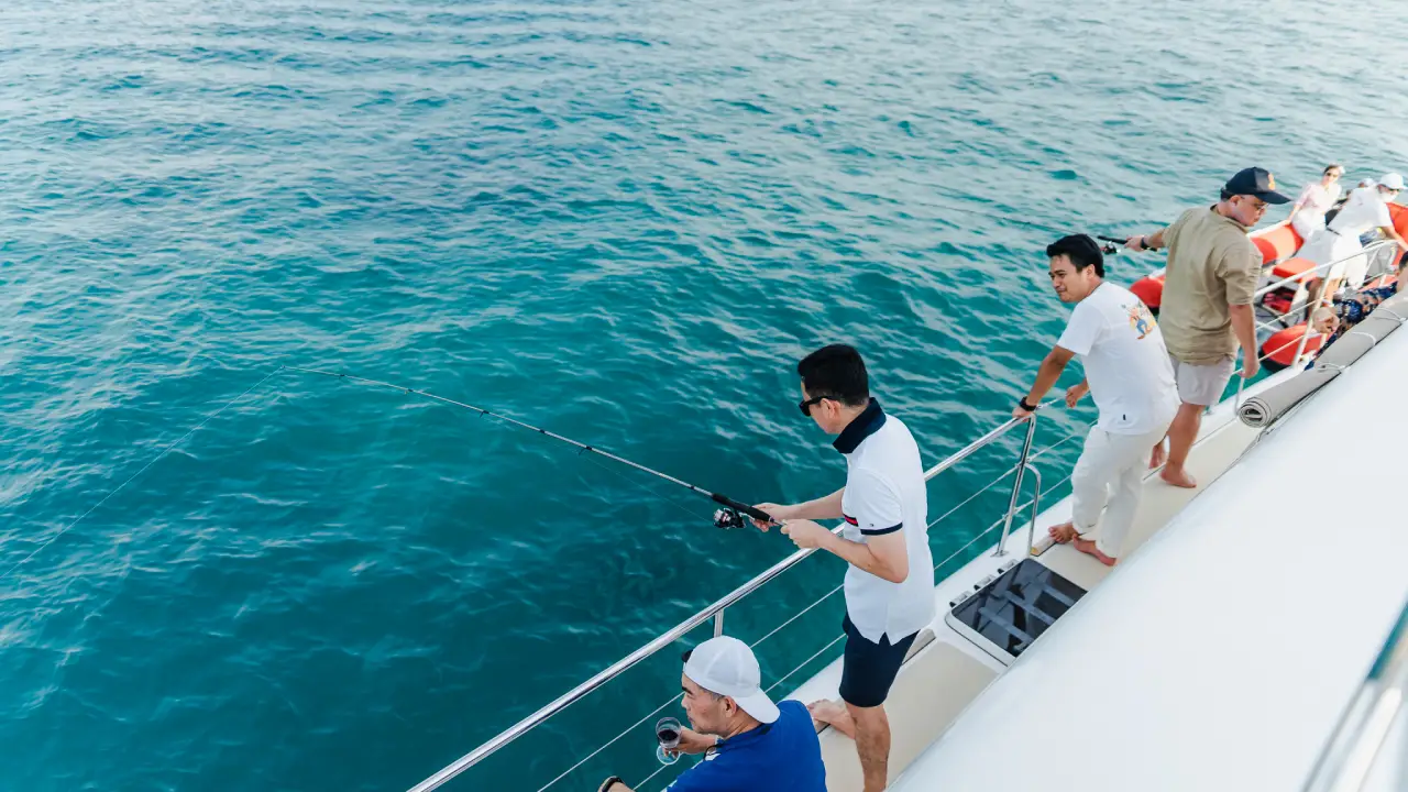 Yacht Trip Pattaya 2 Islands and Sunset